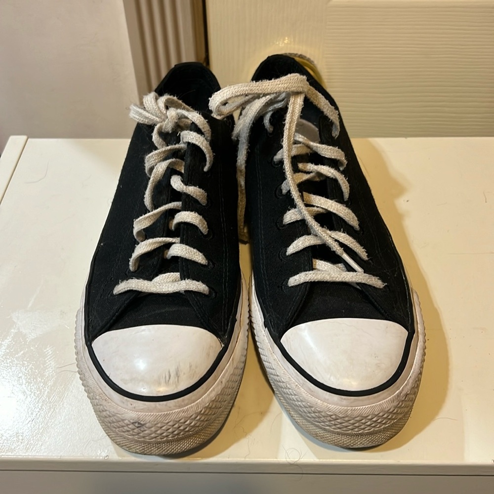 Black converse